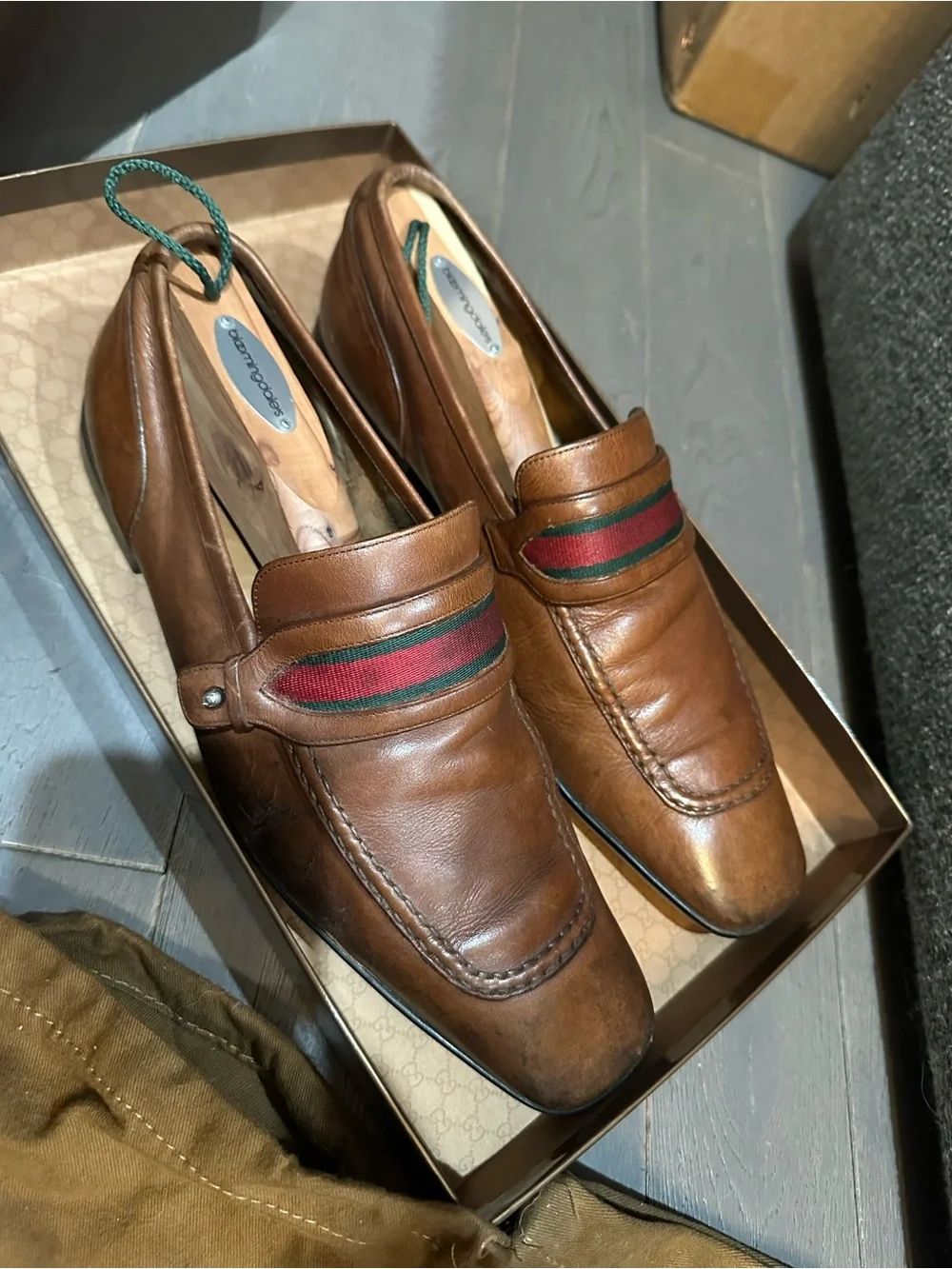 Gucci Brown Leather Men’s Slip-On Loafers with Green and Red Web